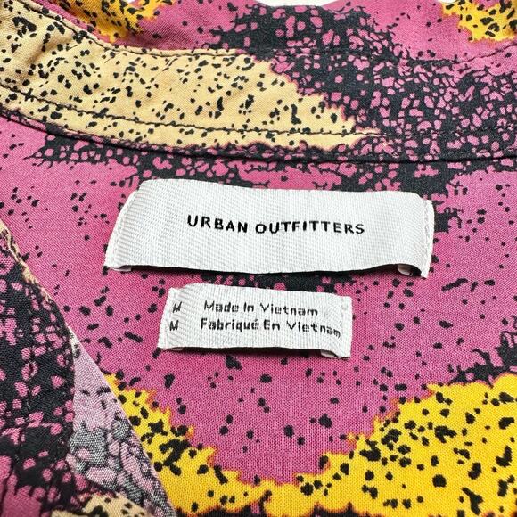 Urban Outfitters | Men | Southwestern Diamond Print Button Up Shirt | Medium - Picture 6 of 9